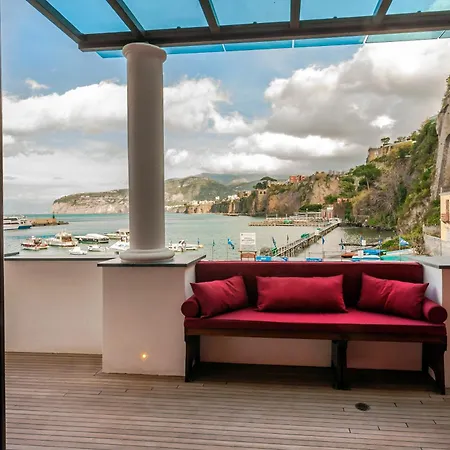 Yacht Club Capo Cervo Suites B&B Sorrento