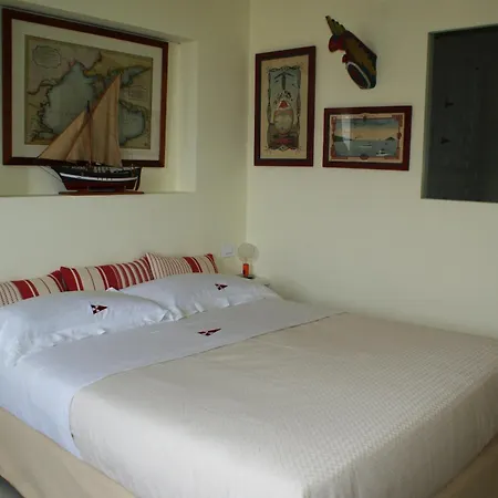 Bed & Breakfast Yacht Club Capo Cervo Suites B&B Sorrento