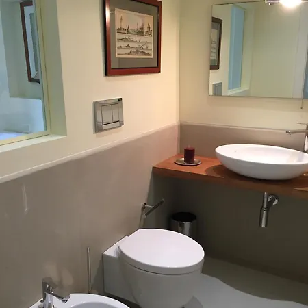 Yacht Club Capo Cervo B&B 소렌토