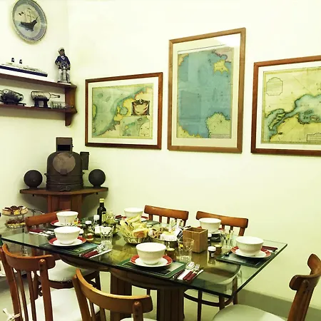 Yacht Club Capo Cervo 4* 소렌토