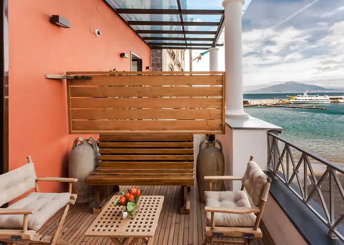 Yacht Club Capo Cervo Suites B&B 4*