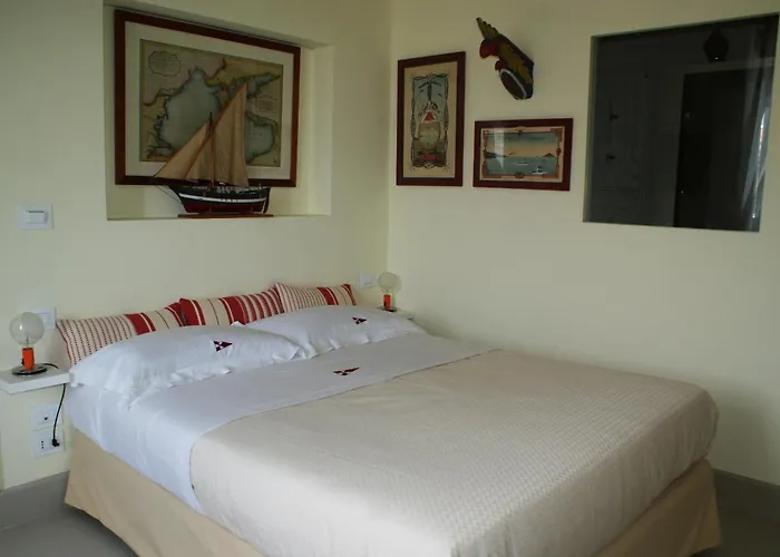 Bed & Breakfast Yacht Club Capo Cervo Suites B&B Sorrento